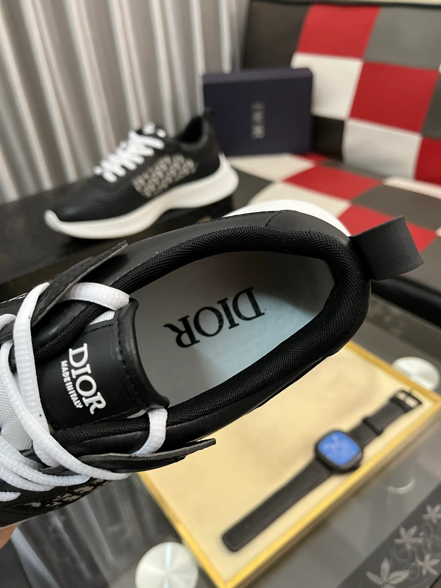 Men's shoes💰: 380⌚️⌚️[Dior] Dior's new men's genuine leather casual shoes, the highest version on the market, any comparison is welcome🆚! The original leather has excellent texture and is super high-end! Fetal sheep net lining imported from Italy, removable pad! Luxurious materials and fine workmanship, highly recommended! Code number: 38-445️⃣Colors available
